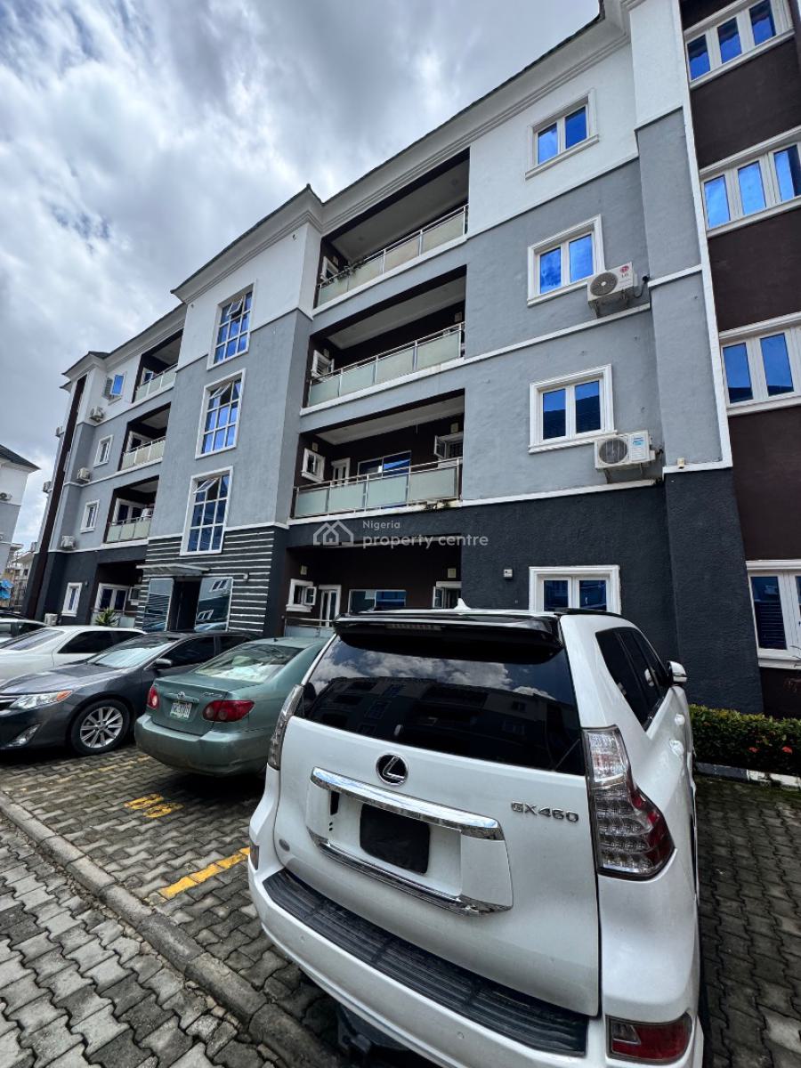 Stunning & Massively Spacious 3beds Apartment with Bq, Off Olusegun Obasanjo Way, Wuye, Abuja, Flat / Apartment for Sale