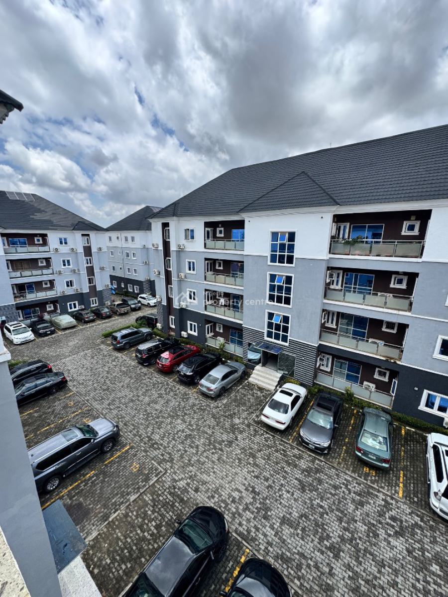 Stunning & Massively Spacious 3beds Apartment with Bq, Off Olusegun Obasanjo Way, Wuye, Abuja, Flat / Apartment for Sale
