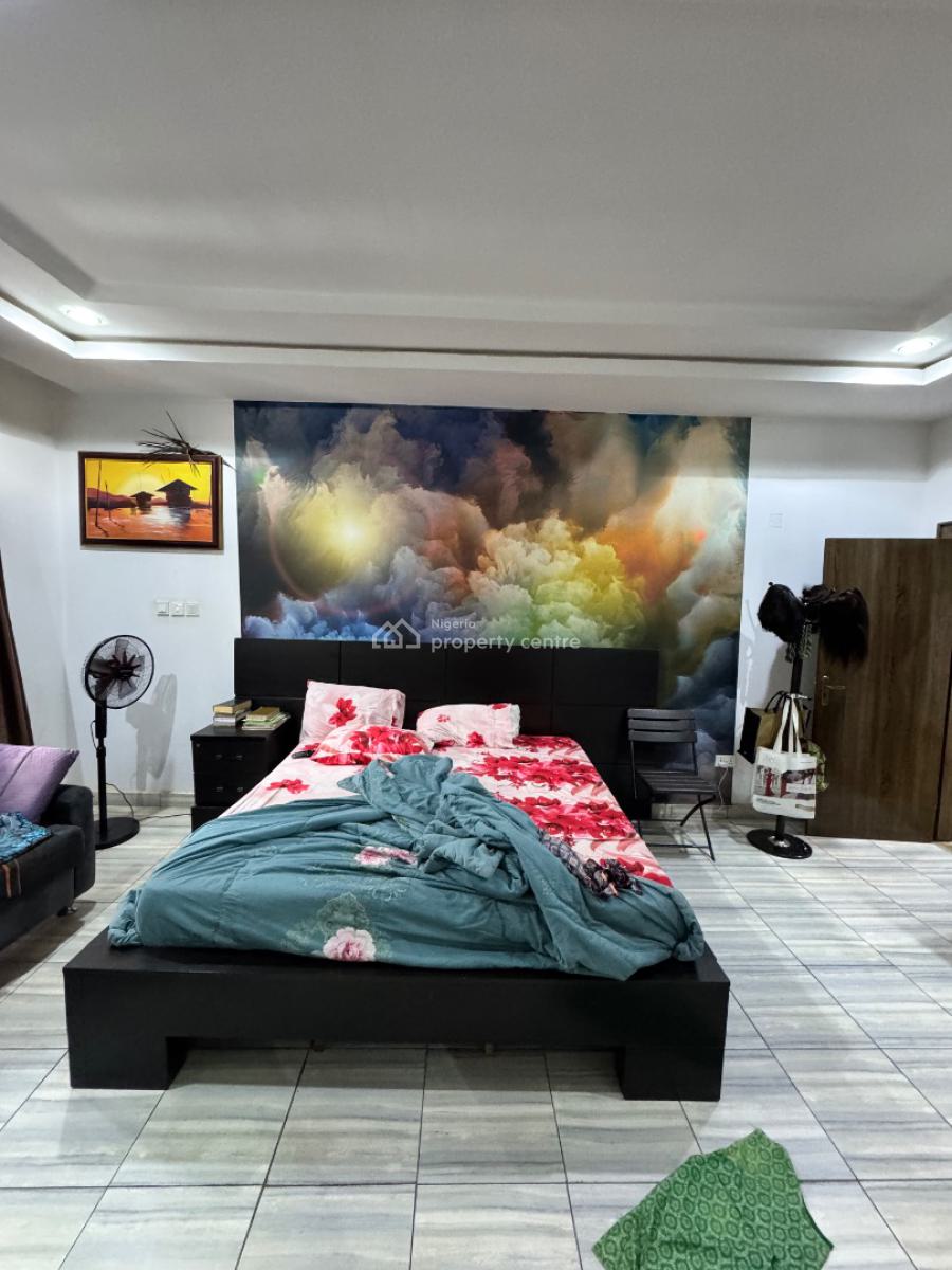 Stunning & Massively Spacious 3beds Apartment with Bq, Off Olusegun Obasanjo Way, Wuye, Abuja, Flat / Apartment for Sale