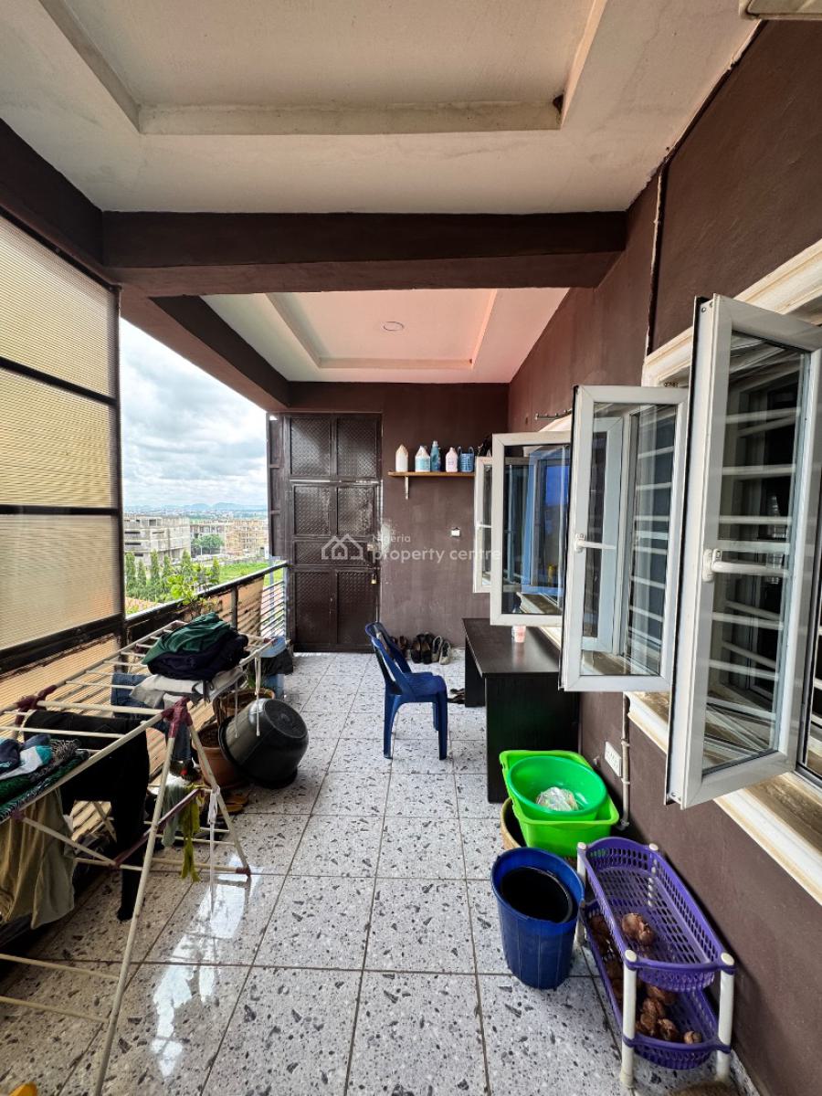 Stunning & Massively Spacious 3beds Apartment with Bq, Off Olusegun Obasanjo Way, Wuye, Abuja, Flat / Apartment for Sale
