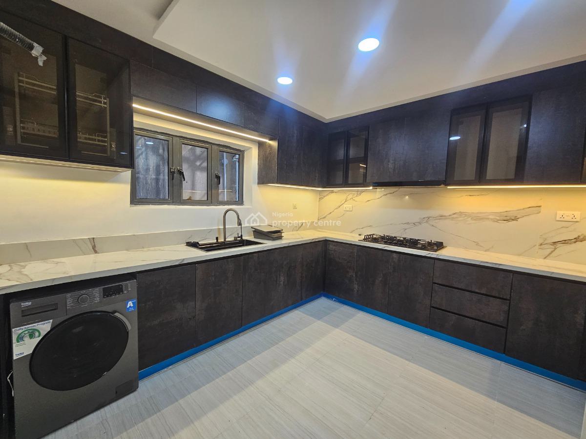 Luxury 3bedroom Flat, Behind Lifemate Ikate, Ikate, Lekki, Lagos, Block of Flats for Sale