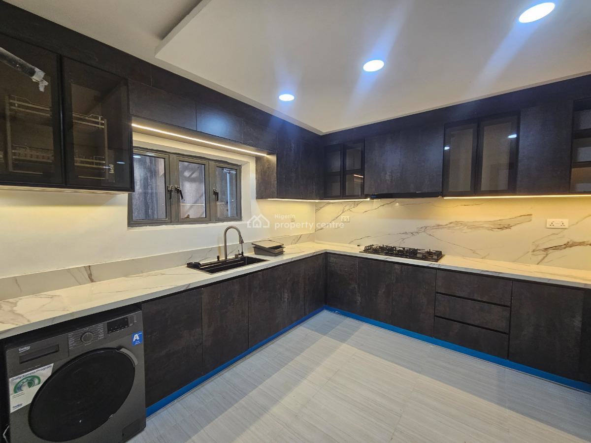 Luxury 3bedroom Flat, Behind Lifemate Ikate, Ikate, Lekki, Lagos, Block of Flats for Sale