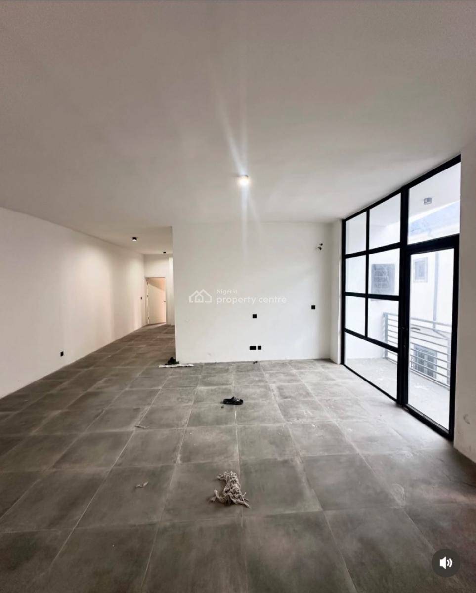 2 Bedroom Apartment in a Serviced Estate, Agungi Lekki Lagos, Lekki, Lagos, Flat / Apartment for Sale