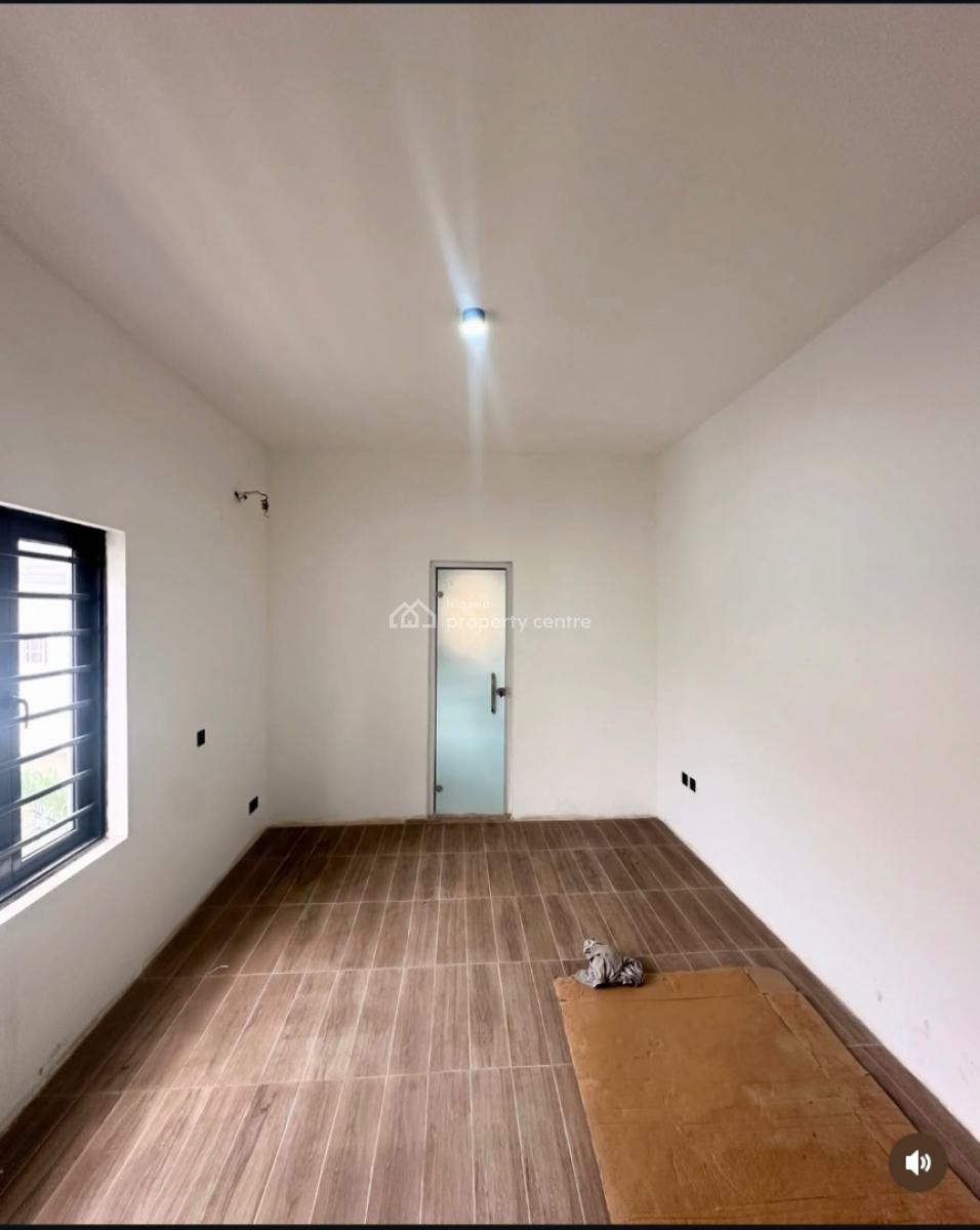 2 Bedroom Apartment in a Serviced Estate, Agungi Lekki Lagos, Lekki, Lagos, Flat / Apartment for Sale