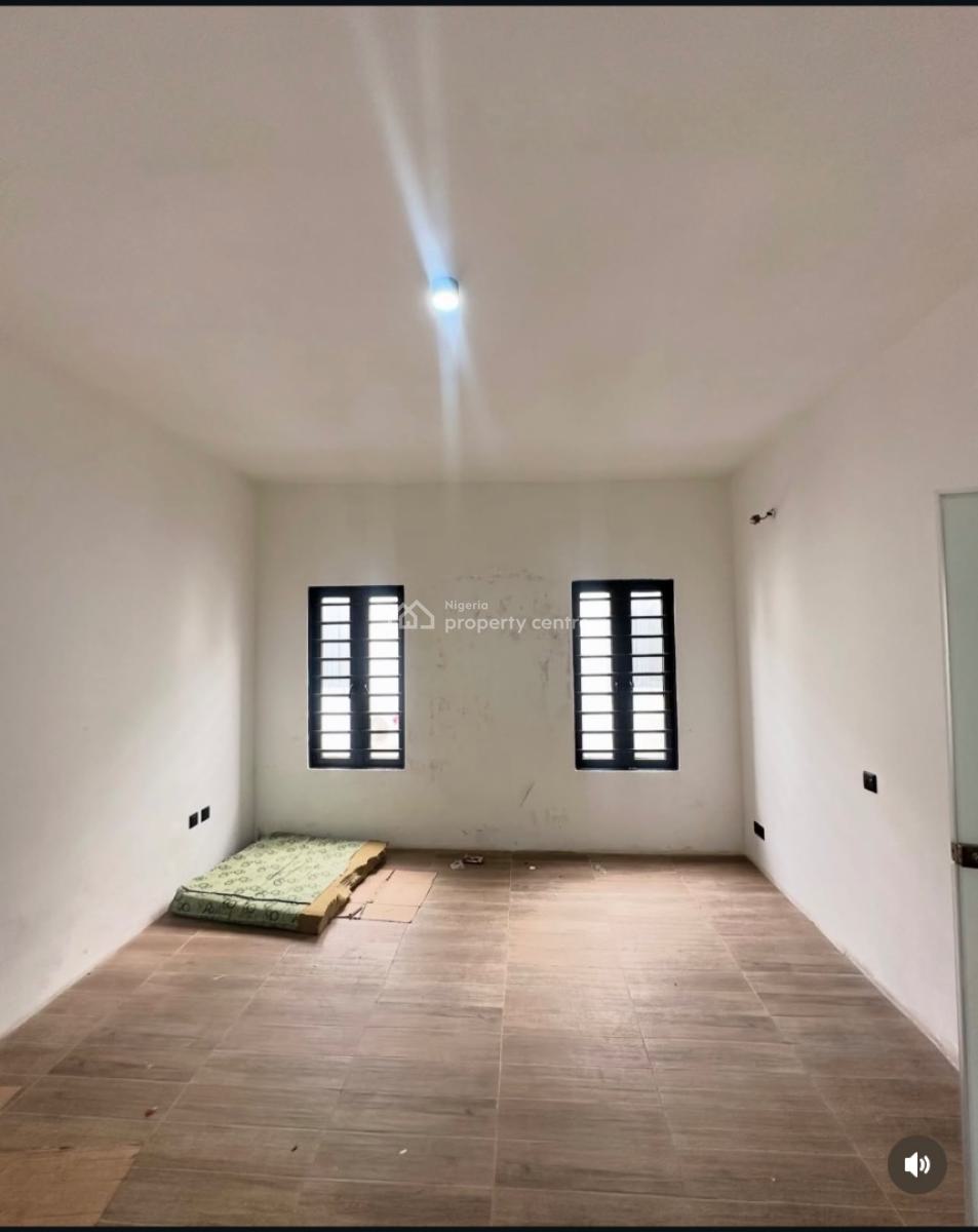 2 Bedroom Apartment in a Serviced Estate, Agungi Lekki Lagos, Lekki, Lagos, Flat / Apartment for Sale