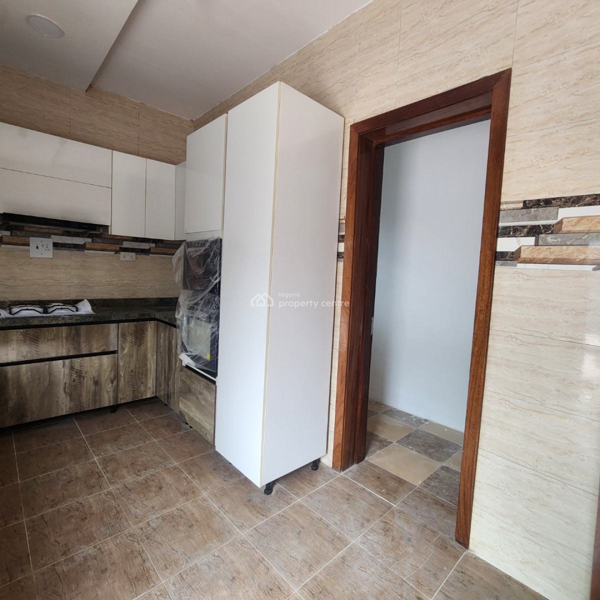 Semi Detached 4 Bedroom Duplex at Ikolaba Estate, Bodija Ibadan, Ikolaba Estate, Bodija Ibadan, Old Bodija, Ibadan, Oyo, Semi-detached Duplex for Sale