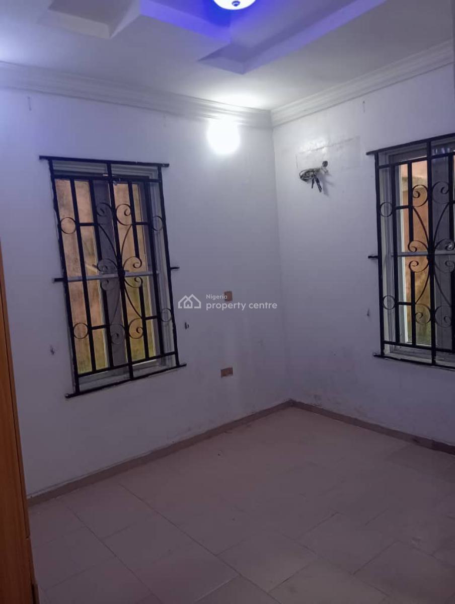Clean 2 Bedroom Flat Apartment, Gateway Estate, Gra Phase 1, Magodo, Lagos, Flat / Apartment for Rent