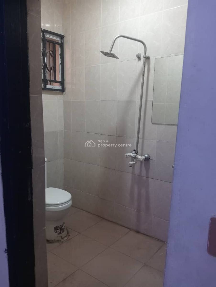 Clean 2 Bedroom Flat Apartment, Gateway Estate, Gra Phase 1, Magodo, Lagos, Flat / Apartment for Rent