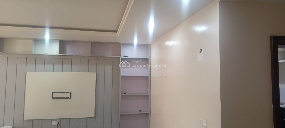 3 Bedroom Block of Flat, 1st Floor, Edwin Clark Street Guzape, Guzape District, Abuja, Flat / Apartment for Sale