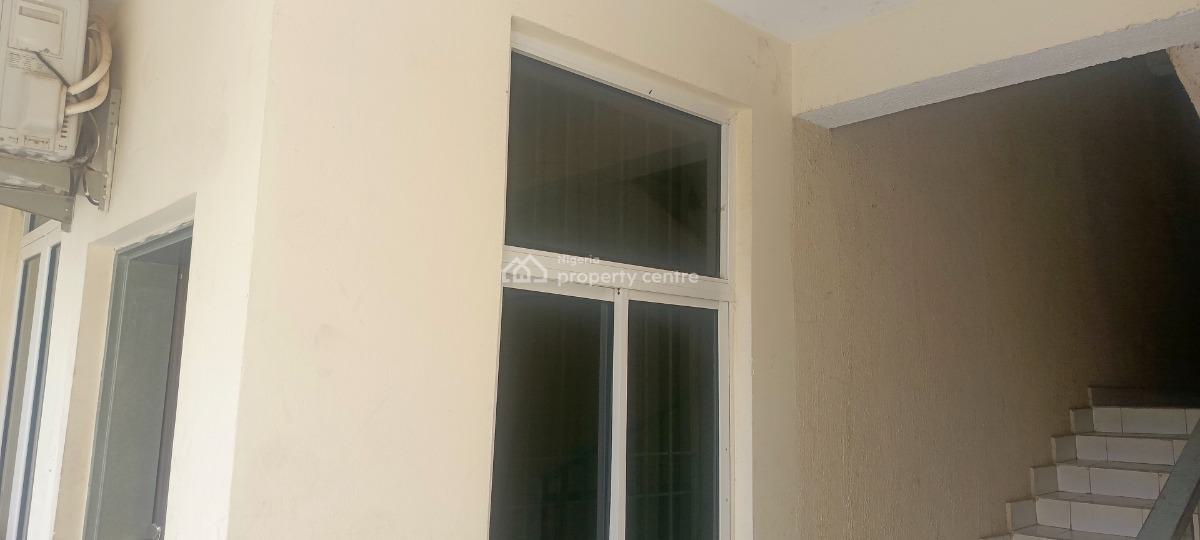 3 Bedroom Block of Flat, 1st Floor, Edwin Clark Street Guzape, Guzape District, Abuja, Flat / Apartment for Sale