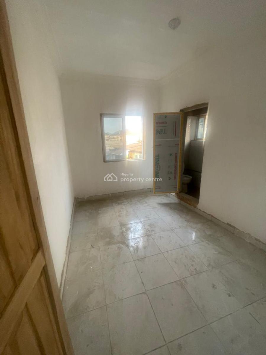 Standard and Spacious Mini Flat, Shomolu, Lagos, Mini Flat (room and Parlour) for Rent
