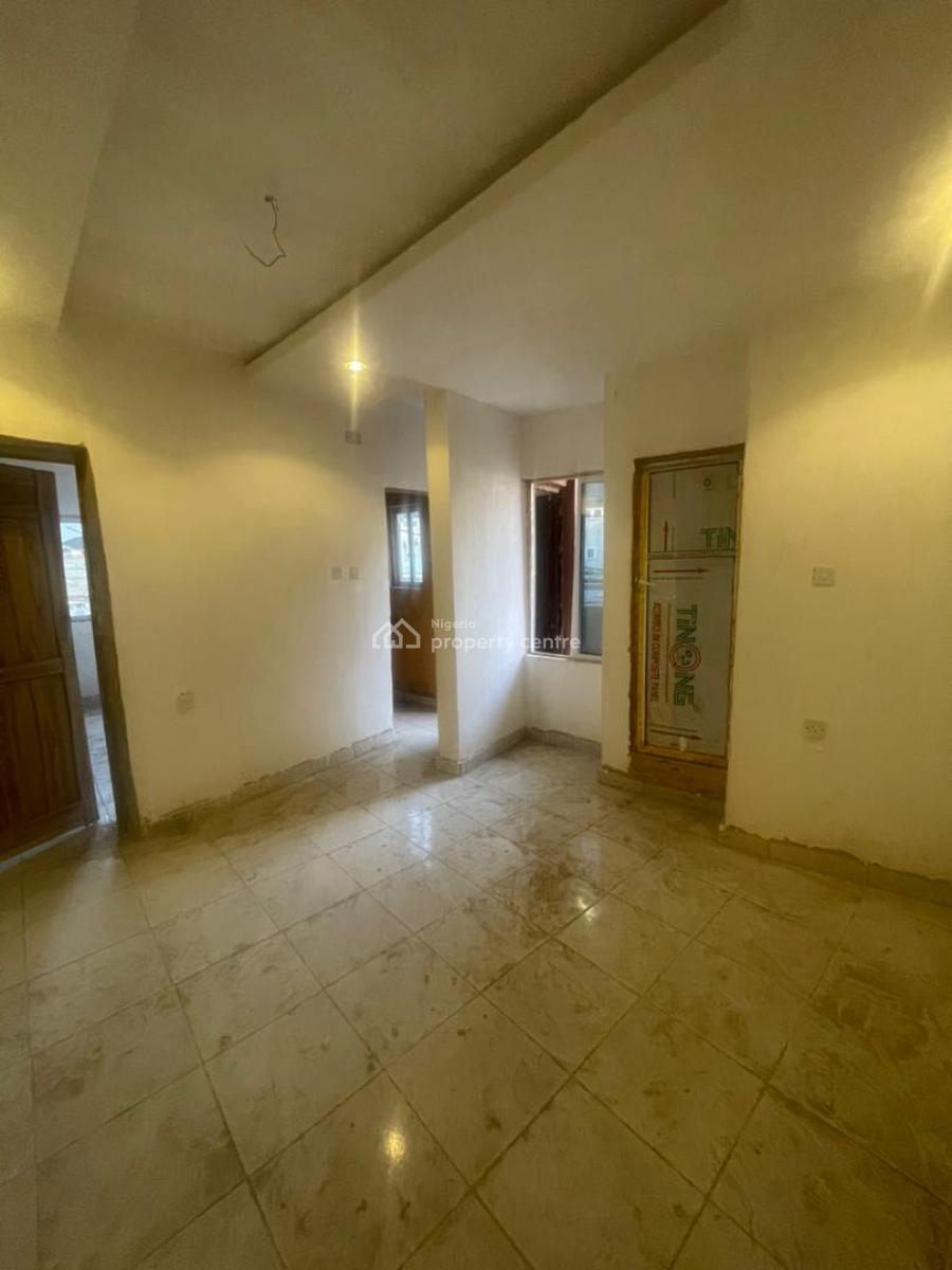 Standard and Spacious Mini Flat, Shomolu, Lagos, Mini Flat (room and Parlour) for Rent