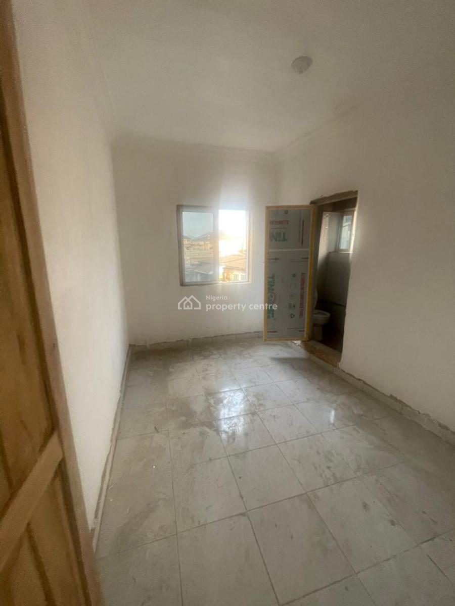 Standard and Spacious Mini Flat, Shomolu, Lagos, Mini Flat (room and Parlour) for Rent