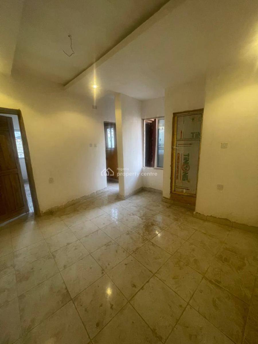 Standard and Spacious Mini Flat, Shomolu, Lagos, Mini Flat (room and Parlour) for Rent