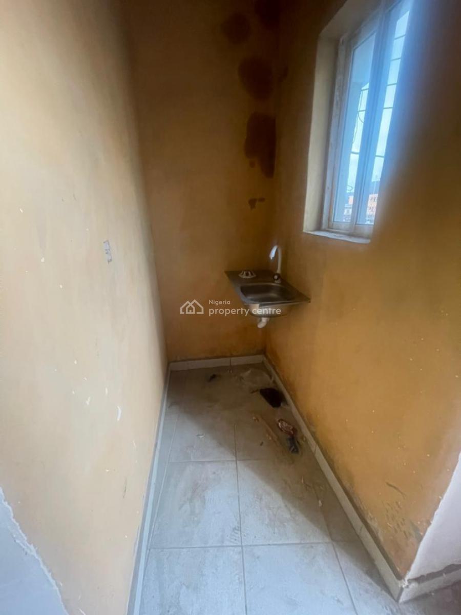 Standard and Spacious Mini Flat, Shomolu, Lagos, Mini Flat (room and Parlour) for Rent