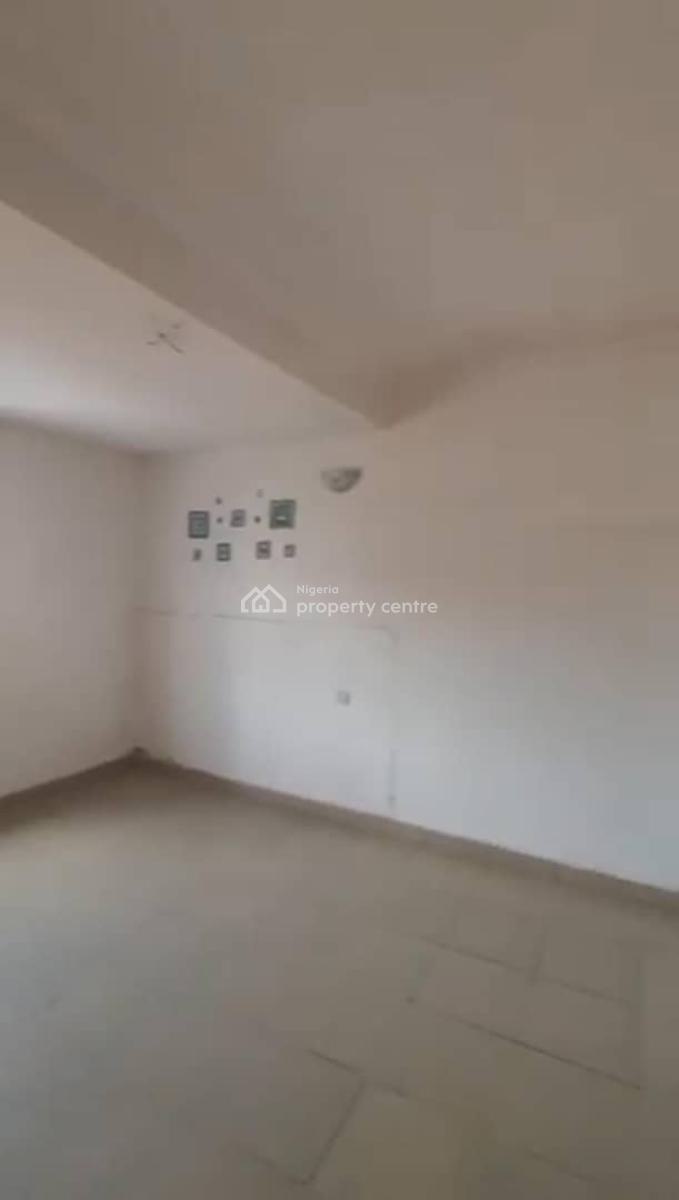 Lovely 2bedroom Flat, Yaba, Lagos, Flat / Apartment for Rent