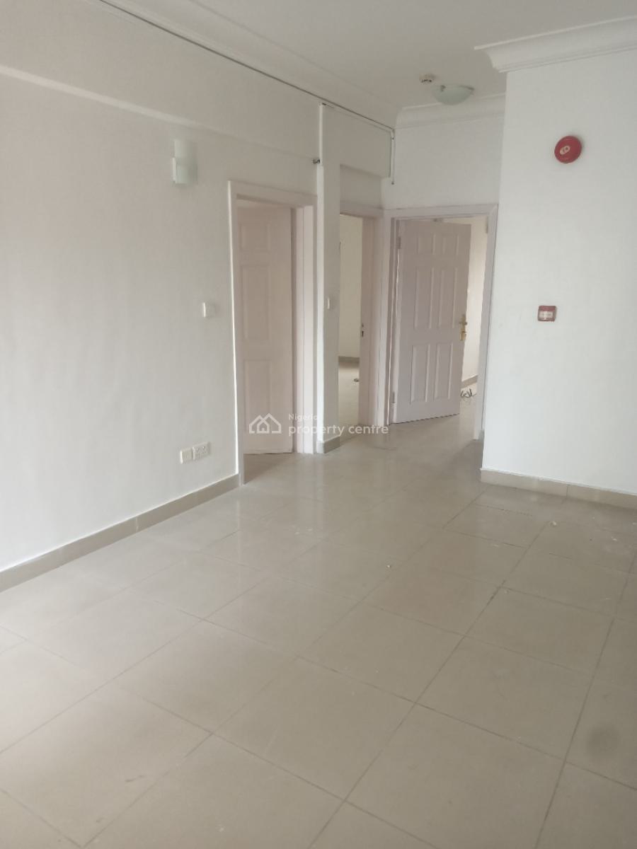 Serviced Three 3 Bedroom Apartment with Bq 24hrs Light, Pool & Gym, Off Kings Way Rd, Ikoyi, Lagos, Flat / Apartment for Rent