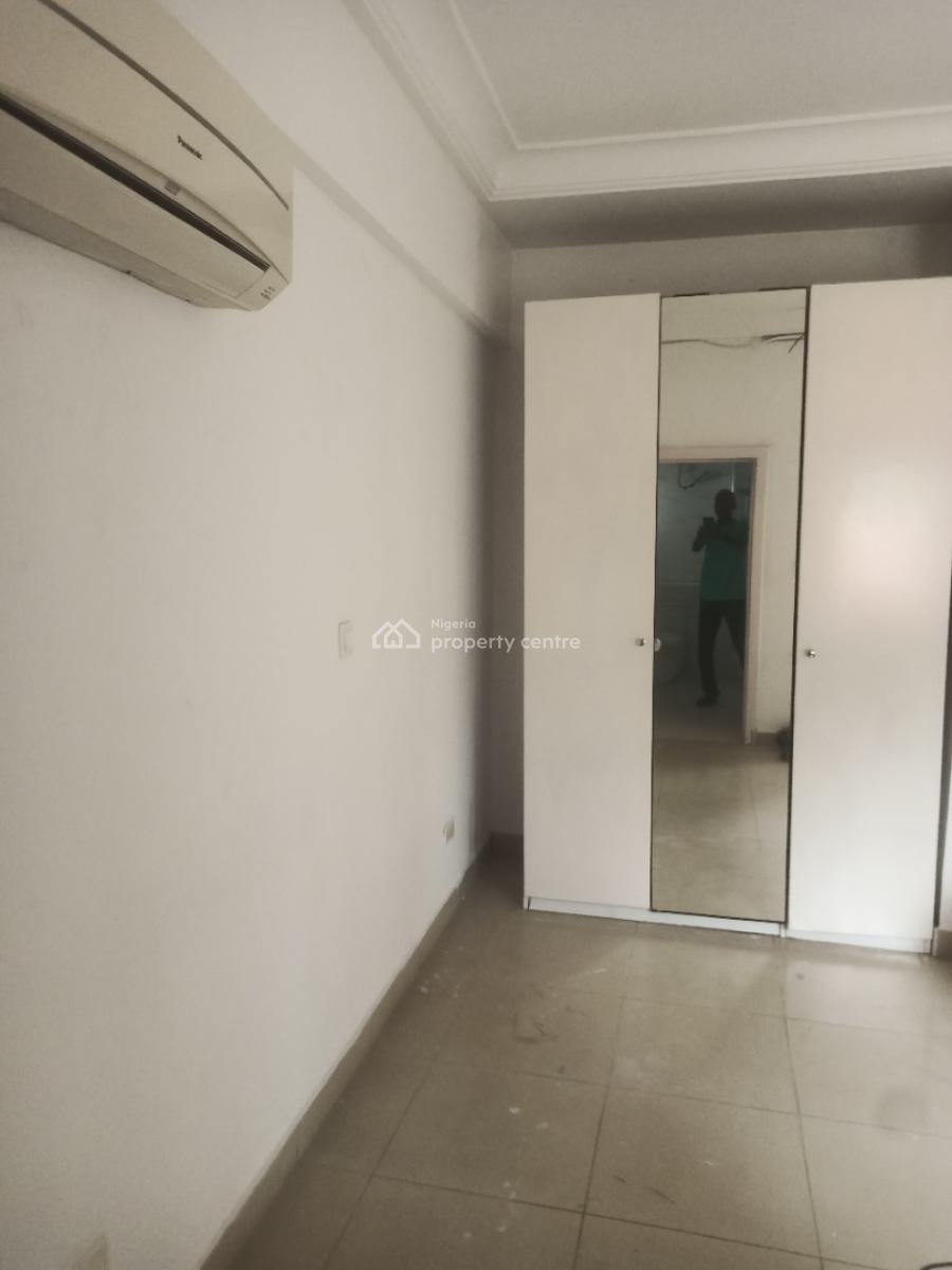 Serviced Three 3 Bedroom Apartment with Bq 24hrs Light, Pool & Gym, Off Kings Way Rd, Ikoyi, Lagos, Flat / Apartment for Rent