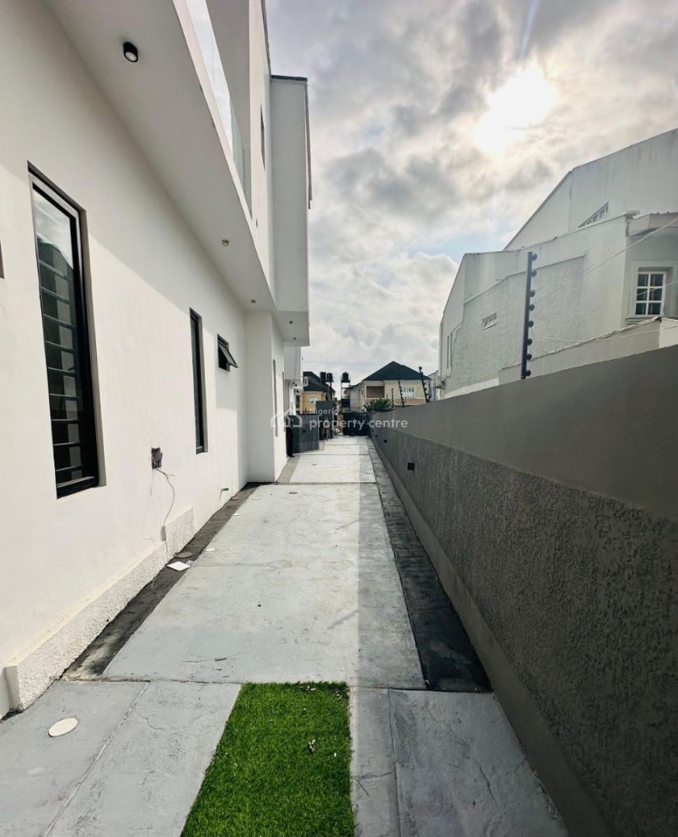 Stunning 5 Bedroom Fully Detached Duplex with Bq in a Secure Estate, Agungi, Lekki, Lagos, Detached Duplex for Sale