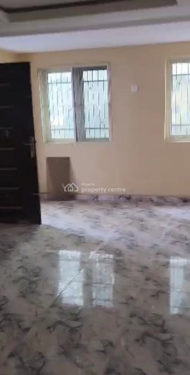 Newly Refurbished 3brm Flat with 2t, 2b, Pop Ceiling, Wardrobes and Ki, Church, Gbagada.  Working Class Preferred.  *rent: 3m P/a, Gbagada, Lagos, Flat / Apartment for Rent