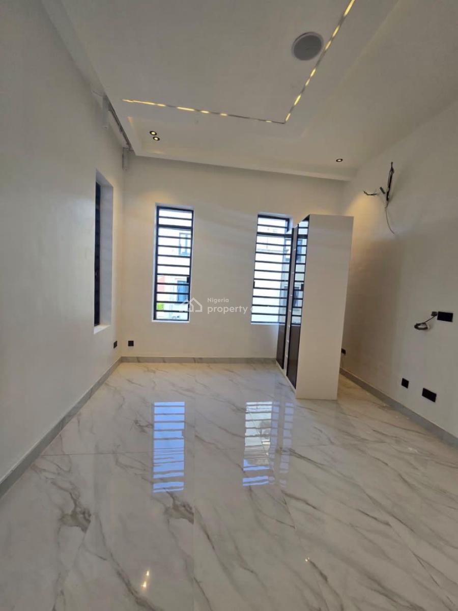 Lovely 4 Bedroom Penthouse Duplex with Elevator in a Secure Estate, Lekki Phase 1, Lekki, Lagos, Terraced Duplex for Sale