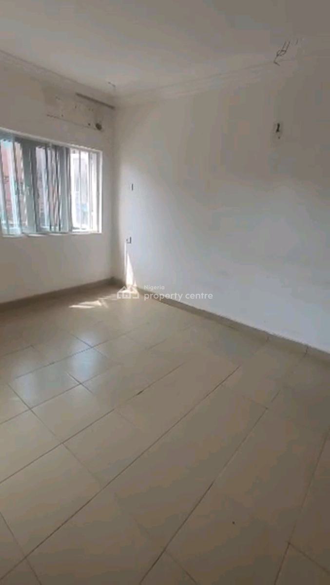 Relatively New Spacious and Decent 2bedrm Up Flat, Bamgbopa Street, Abule Ijesha, Yaba, Lagos, Flat / Apartment for Rent