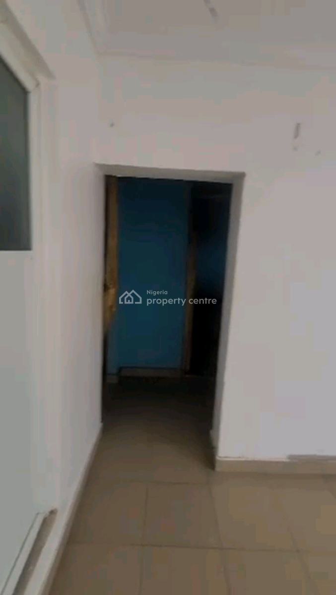 Relatively New Spacious and Decent 2bedrm Up Flat, Bamgbopa Street, Abule Ijesha, Yaba, Lagos, Flat / Apartment for Rent