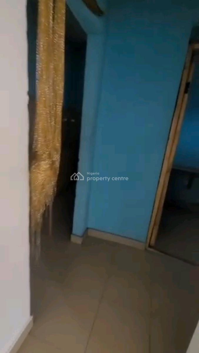 Relatively New Spacious and Decent 2bedrm Up Flat, Bamgbopa Street, Abule Ijesha, Yaba, Lagos, Flat / Apartment for Rent