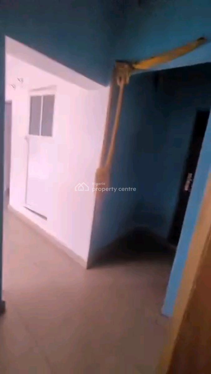 Relatively New Spacious and Decent 2bedrm Up Flat, Bamgbopa Street, Abule Ijesha, Yaba, Lagos, Flat / Apartment for Rent