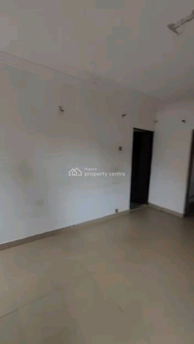 Relatively New Spacious and Decent 2bedrm Up Flat, Bamgbopa Street, Abule Ijesha, Yaba, Lagos, Flat / Apartment for Rent