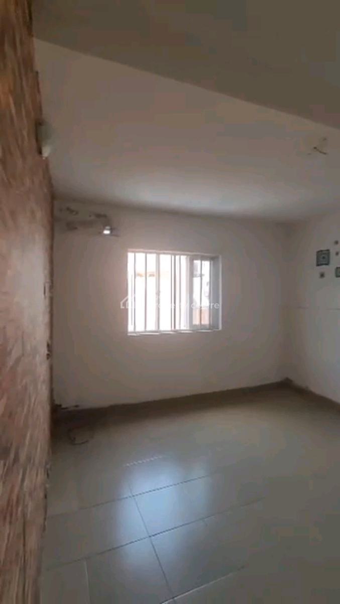 Relatively New Spacious and Decent 2bedrm Up Flat, Bamgbopa Street, Abule Ijesha, Yaba, Lagos, Flat / Apartment for Rent