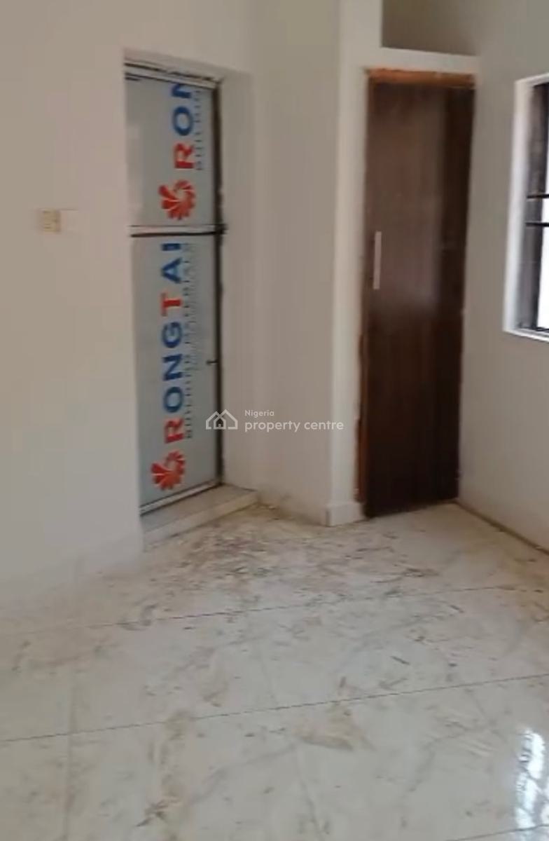 Renovated 1 Bedroom Flat, Secured Environment, (1st/2nd Floor, Tarred Road), By Arab, Utako, Abuja, Flat / Apartment for Rent