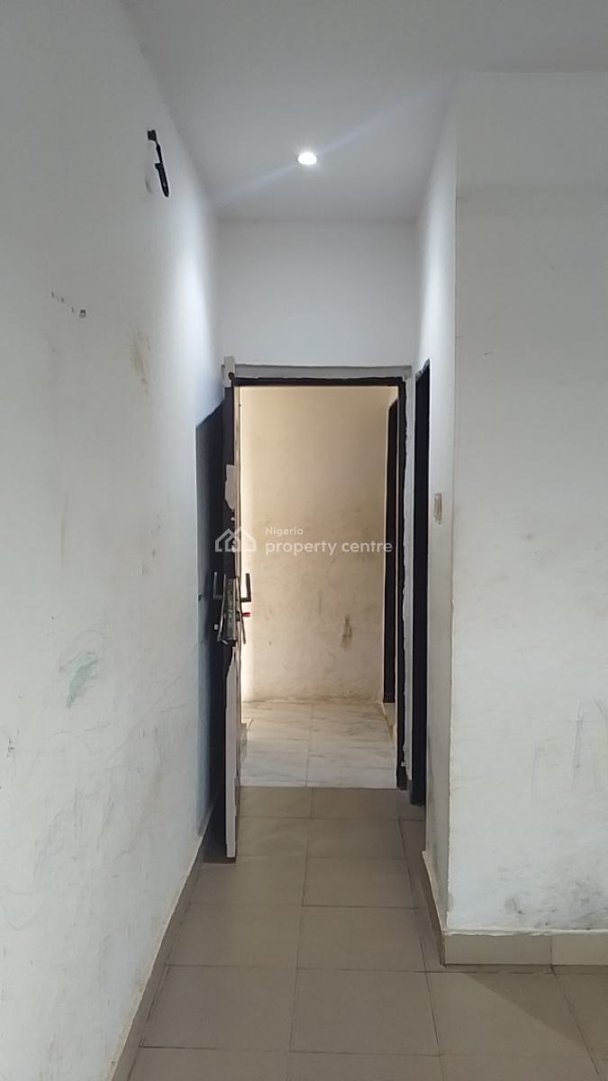 Just Vacated  Miniflat on 3rd Floor, Ogombo, Ajah, Lagos, Mini Flat (room and Parlour) for Rent
