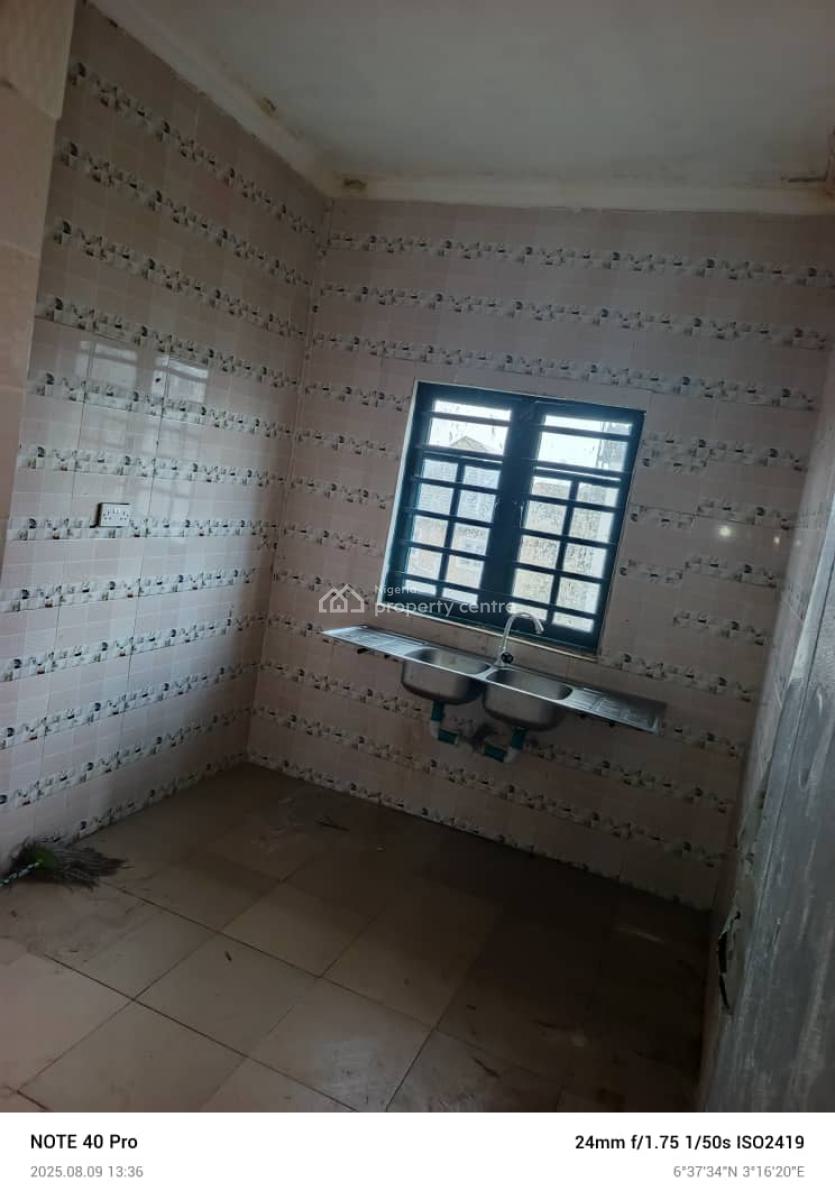 a Lovely 3 Bedroom Flat with Spacious Kit, Pius Eze Aboru, Iyana Ipaja, Ipaja, Lagos, Flat / Apartment for Rent