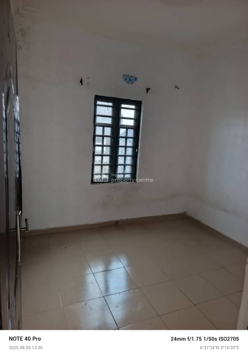 a Lovely 3 Bedroom Flat with Spacious Kit, Pius Eze Aboru, Iyana Ipaja, Ipaja, Lagos, Flat / Apartment for Rent