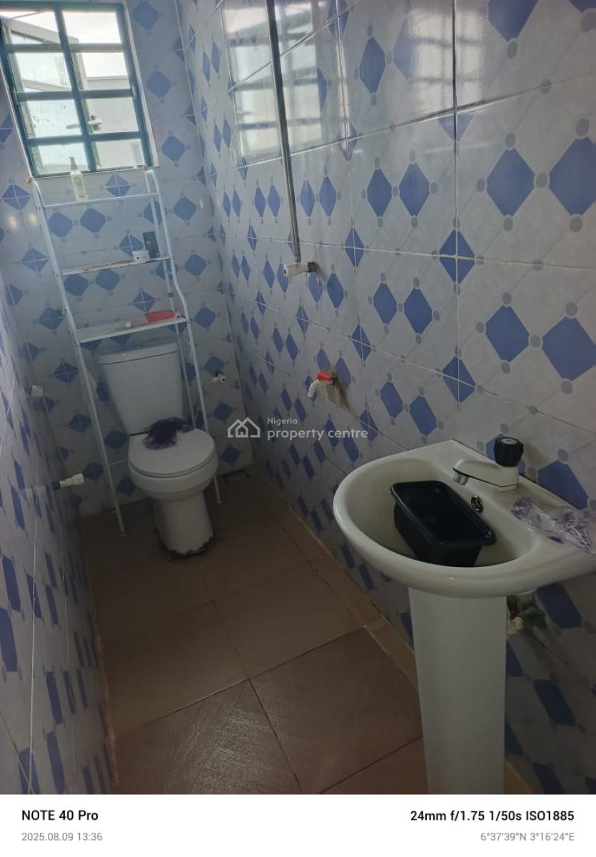 a Lovely 3 Bedroom Flat with Spacious Kit, Pius Eze Aboru, Iyana Ipaja, Ipaja, Lagos, Flat / Apartment for Rent
