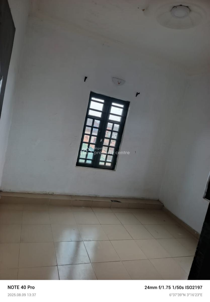 a Lovely 3 Bedroom Flat with Spacious Kit, Pius Eze Aboru, Iyana Ipaja, Ipaja, Lagos, Flat / Apartment for Rent