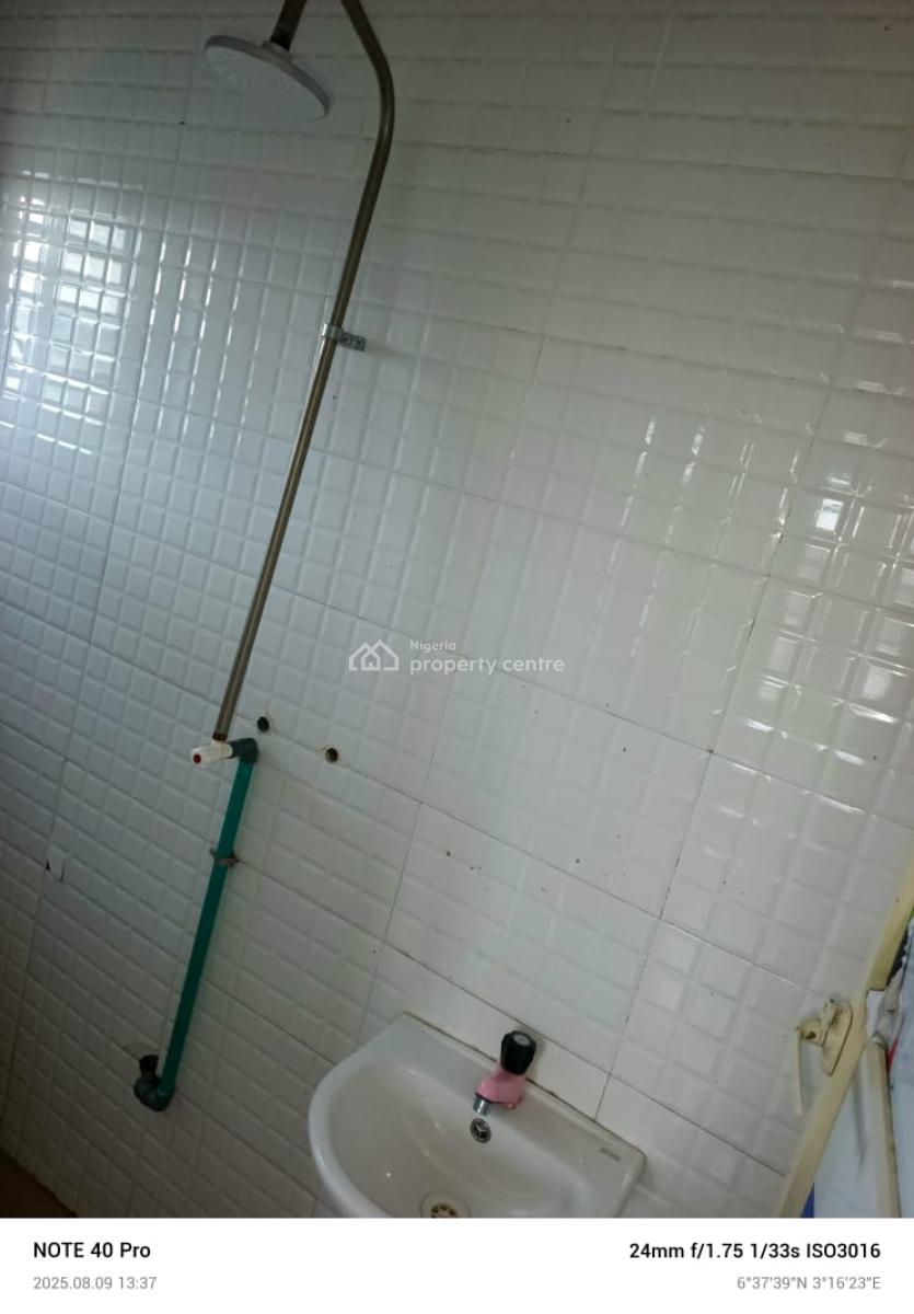 a Lovely 3 Bedroom Flat with Spacious Kit, Pius Eze Aboru, Iyana Ipaja, Ipaja, Lagos, Flat / Apartment for Rent