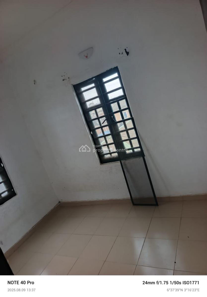 a Lovely 3 Bedroom Flat with Spacious Kit, Pius Eze Aboru, Iyana Ipaja, Ipaja, Lagos, Flat / Apartment for Rent