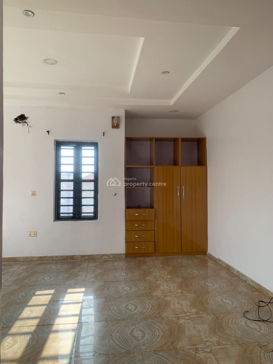 Self Serviced 4 Bedroom Semi-detached Duplex with Gate House, Osapa, Lekki, Lagos, Semi-detached Duplex for Rent