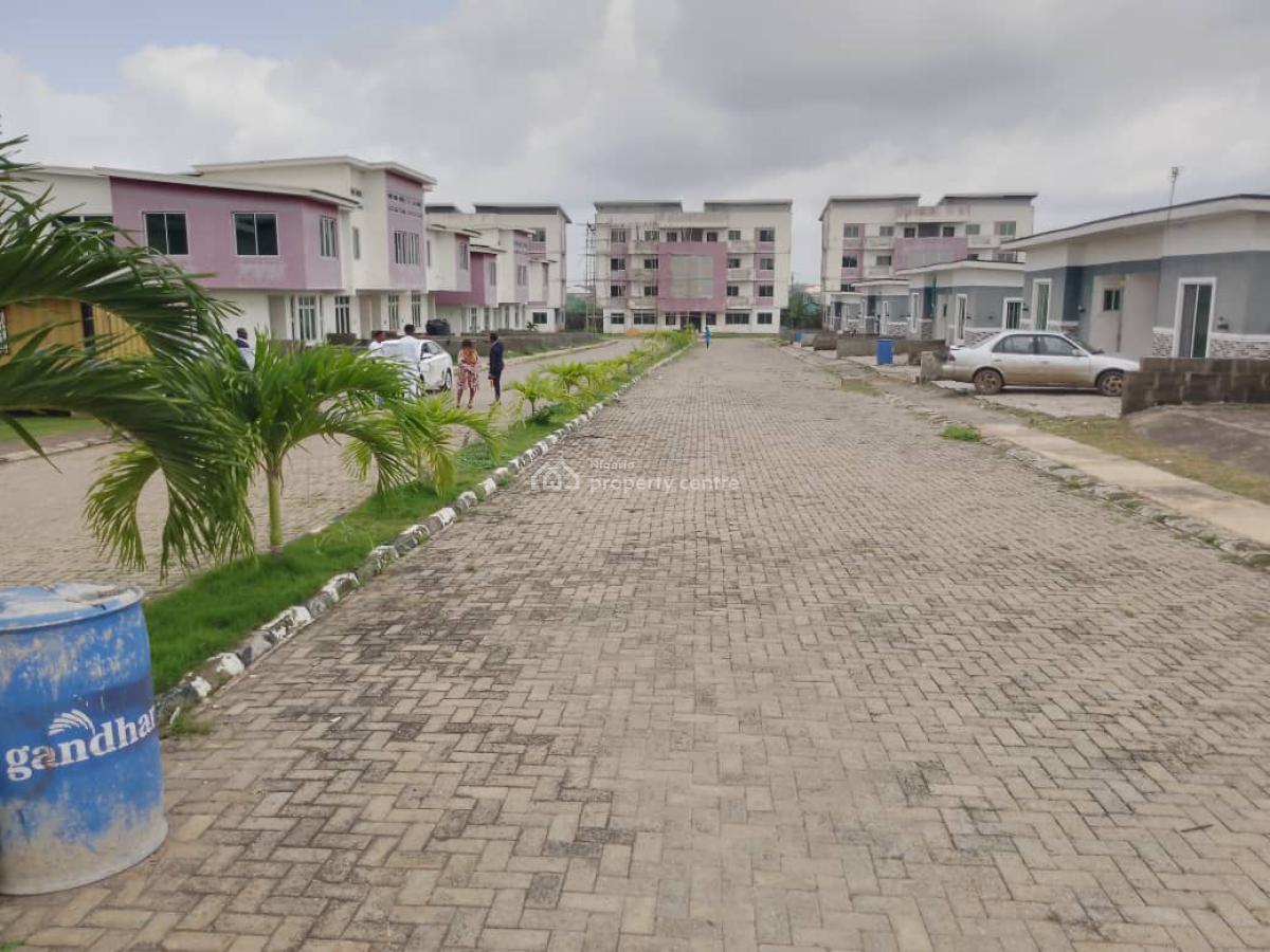 Luxury 3-bedroom Custom-built Terrace Duplex Advance Carcass, Makun City, Km 46, Ogun, Terraced Duplex for Sale