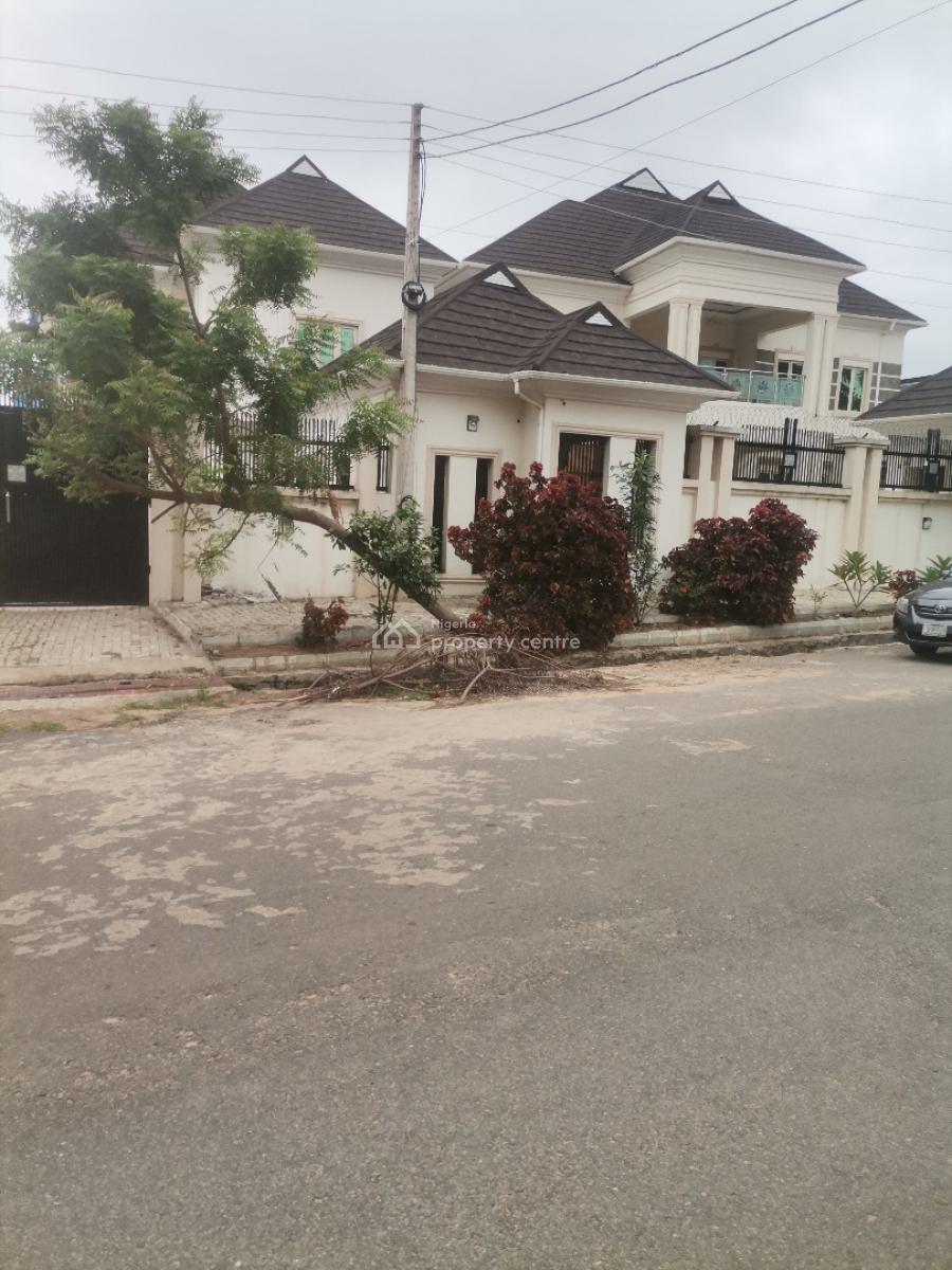 Newly Built, Exquisite Block of 4 Flats of 2 Bedrooms Each, Close to World Lillies Events Centre, Sharp Corner, Oluyole Estate, Ibadan, Oyo, Block of Flats for Sale