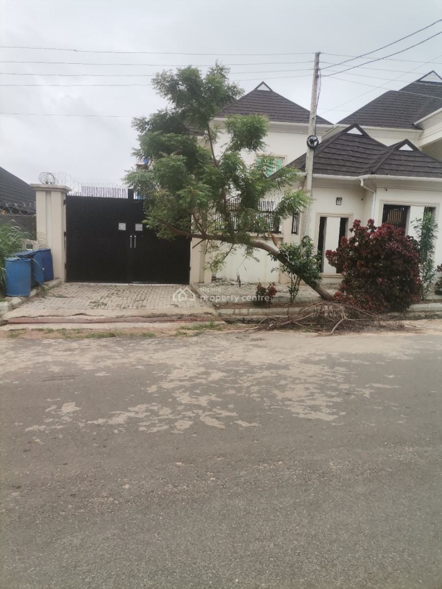 Newly Built, Exquisite Block of 4 Flats of 2 Bedrooms Each, Close to World Lillies Events Centre, Sharp Corner, Oluyole Estate, Ibadan, Oyo, Block of Flats for Sale