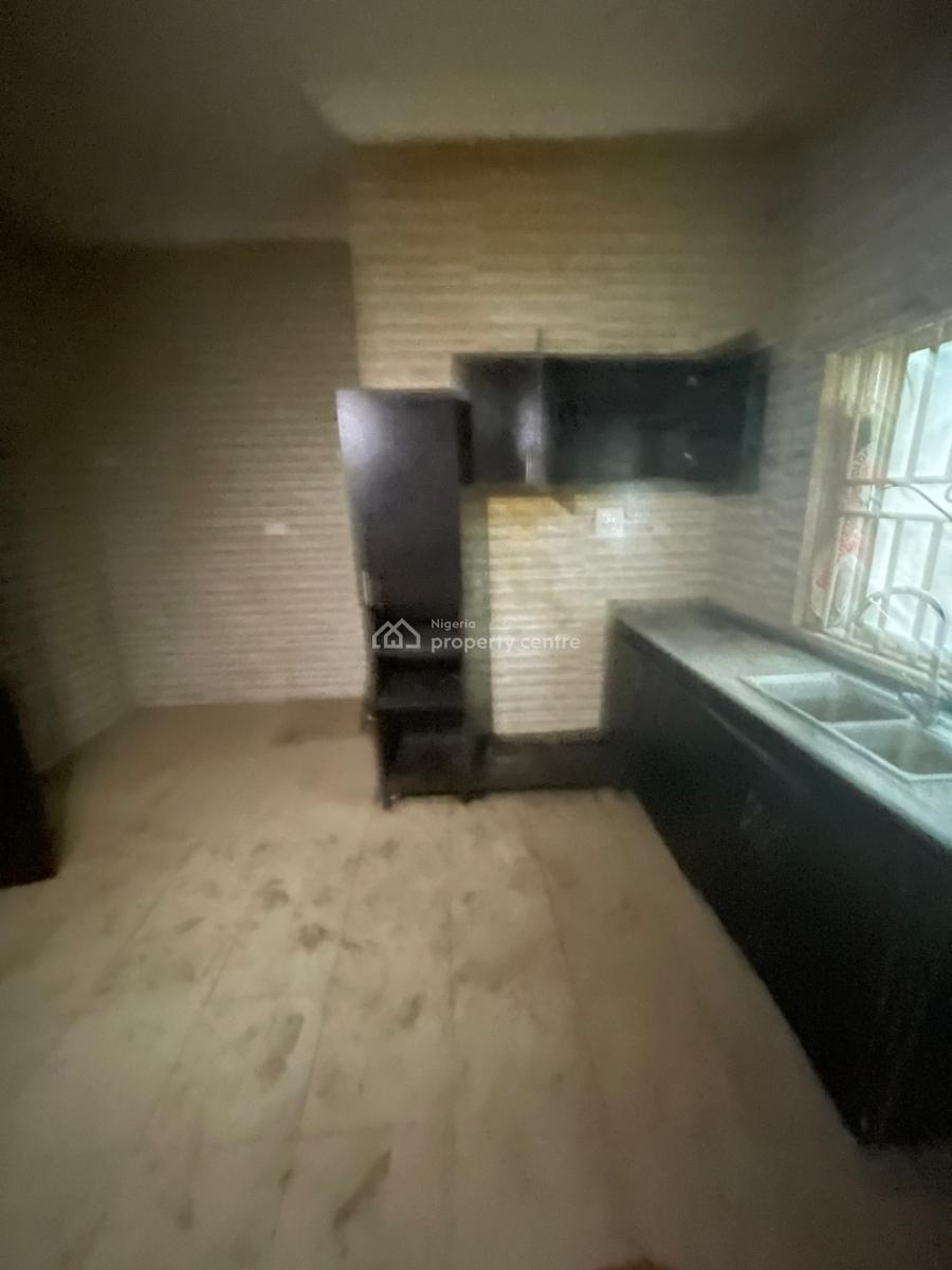 Spacious 3 Bedroom Flat in Serene Neighborhood, After Coza Church, Guzape District, Abuja, Flat / Apartment for Rent