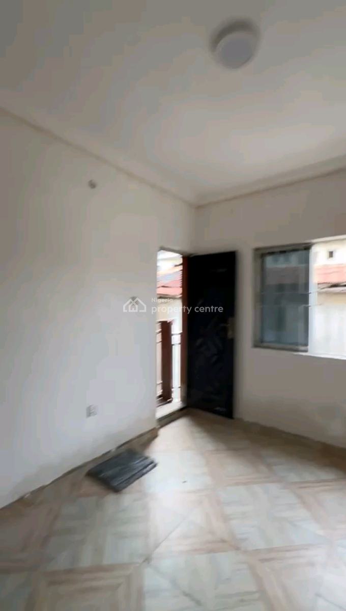 a Standard and Decent Miniflat, Upstairs with 2toilets and Bath, Shomolu, Lagos, Mini Flat (room and Parlour) for Rent