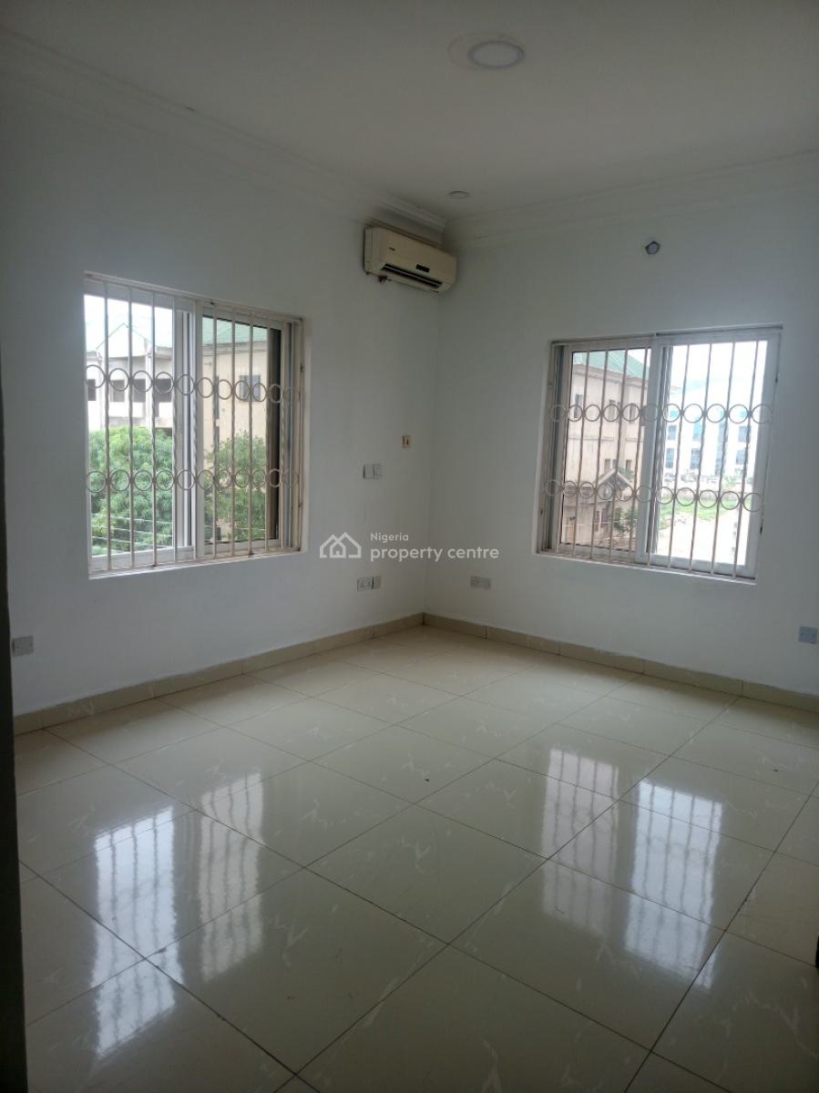 Specious 3 Bedrooms Flats, Aso Radio, Katampe, Abuja, Flat / Apartment for Rent