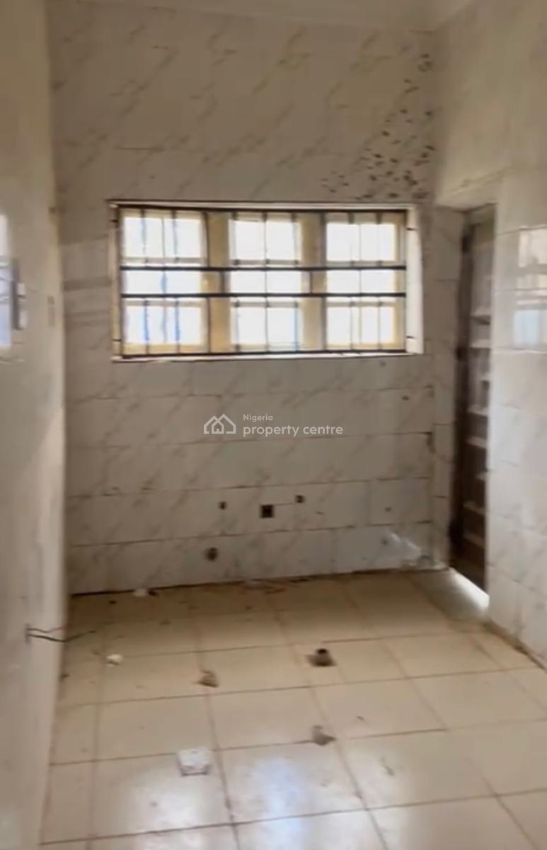 Distress,bbrand Newbedroom Flat, ,inside Estate, Tarred Rd, By Efab Verizon Tarred Rd, Gwarinpa, Abuja, Block of Flats for Sale