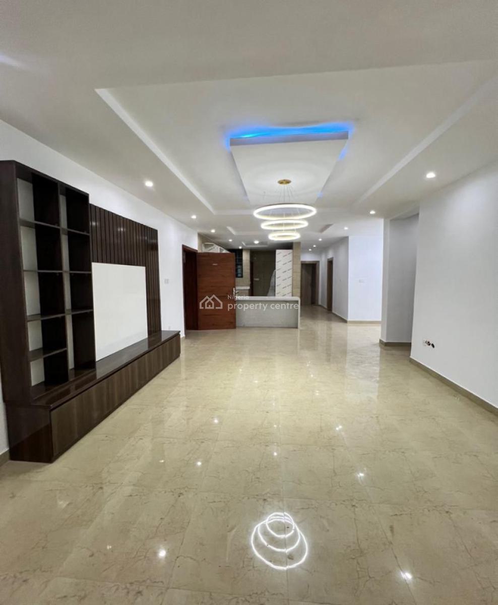 Serviced 2 Bedroom Apartment Upstairs in Lekki Right, Off Tf Kuboye Road By Oniru Market Victoria Island, Lekki Phase 1, Lekki, Lagos, Flat / Apartment for Rent
