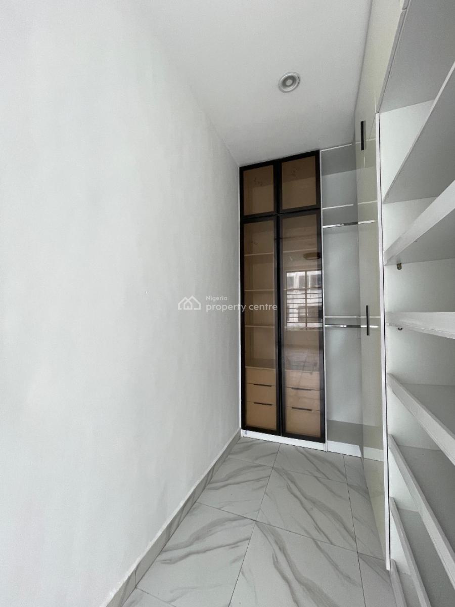 Stunning 5 Bedroom Fully Detached Duplex with Pool in a Secure Estate, Chevron, Lekki, Lagos, Detached Duplex for Sale