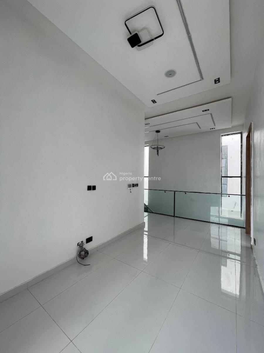 Lovely 5 Bedroom Fully Detached Duplex with Pool in a Secure Estate, Chevron, Lekki, Lagos, Detached Duplex for Sale